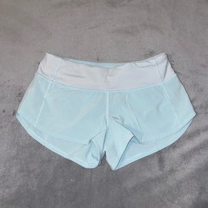 Lululemon Speed Up 2.5 inch shorts in size 4!